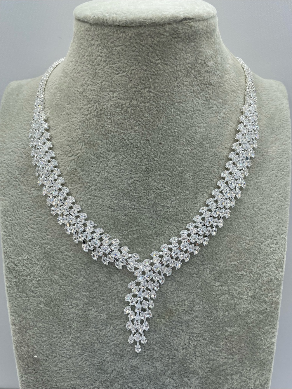 Swarovski Crystal Elements White Crystal Statement Collar Tennis Necklace
